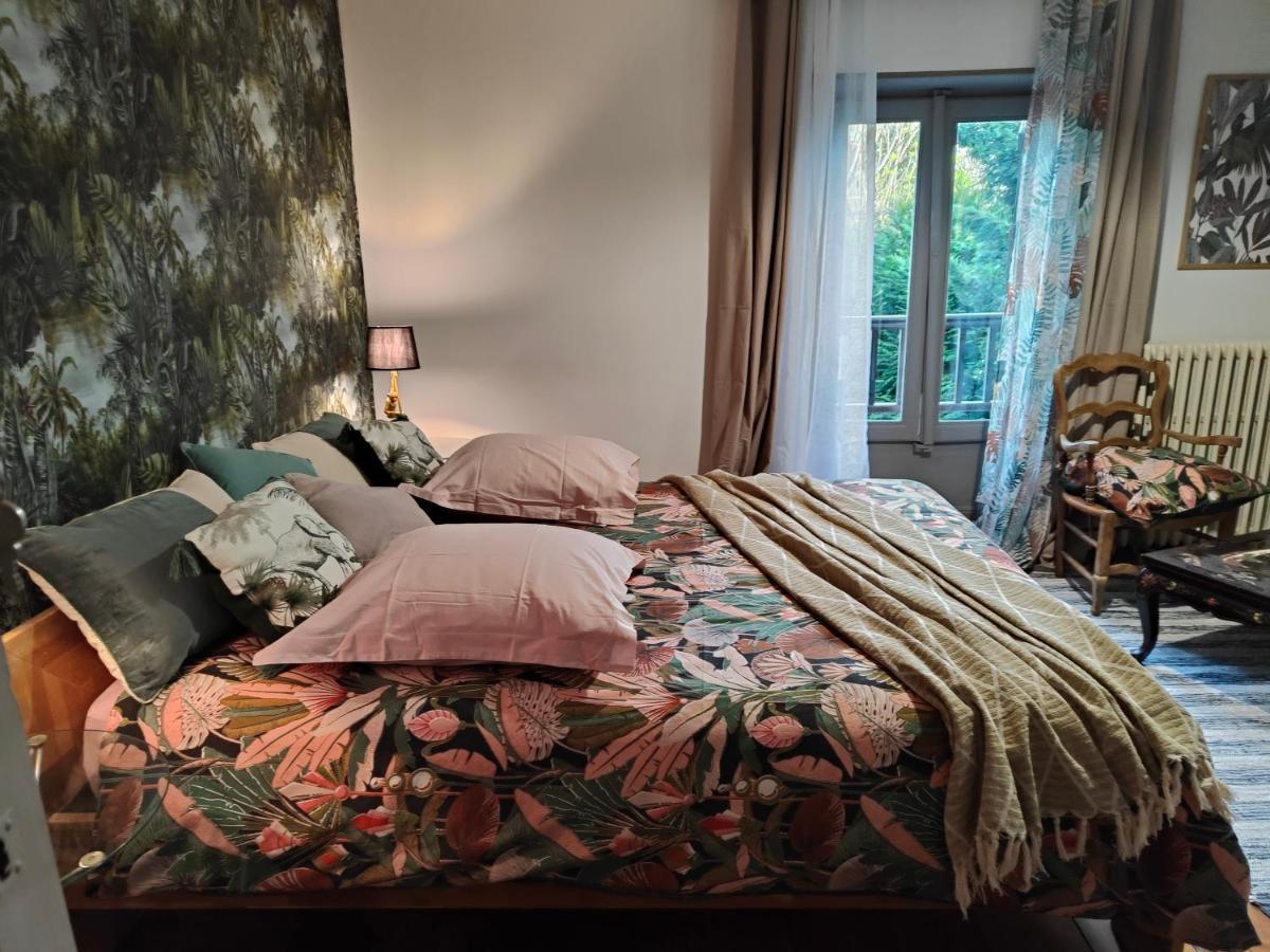 Le Chat Botte Chambres Et Table D'Hote Sur Reservation Arthez-de-Bearn Exterior photo