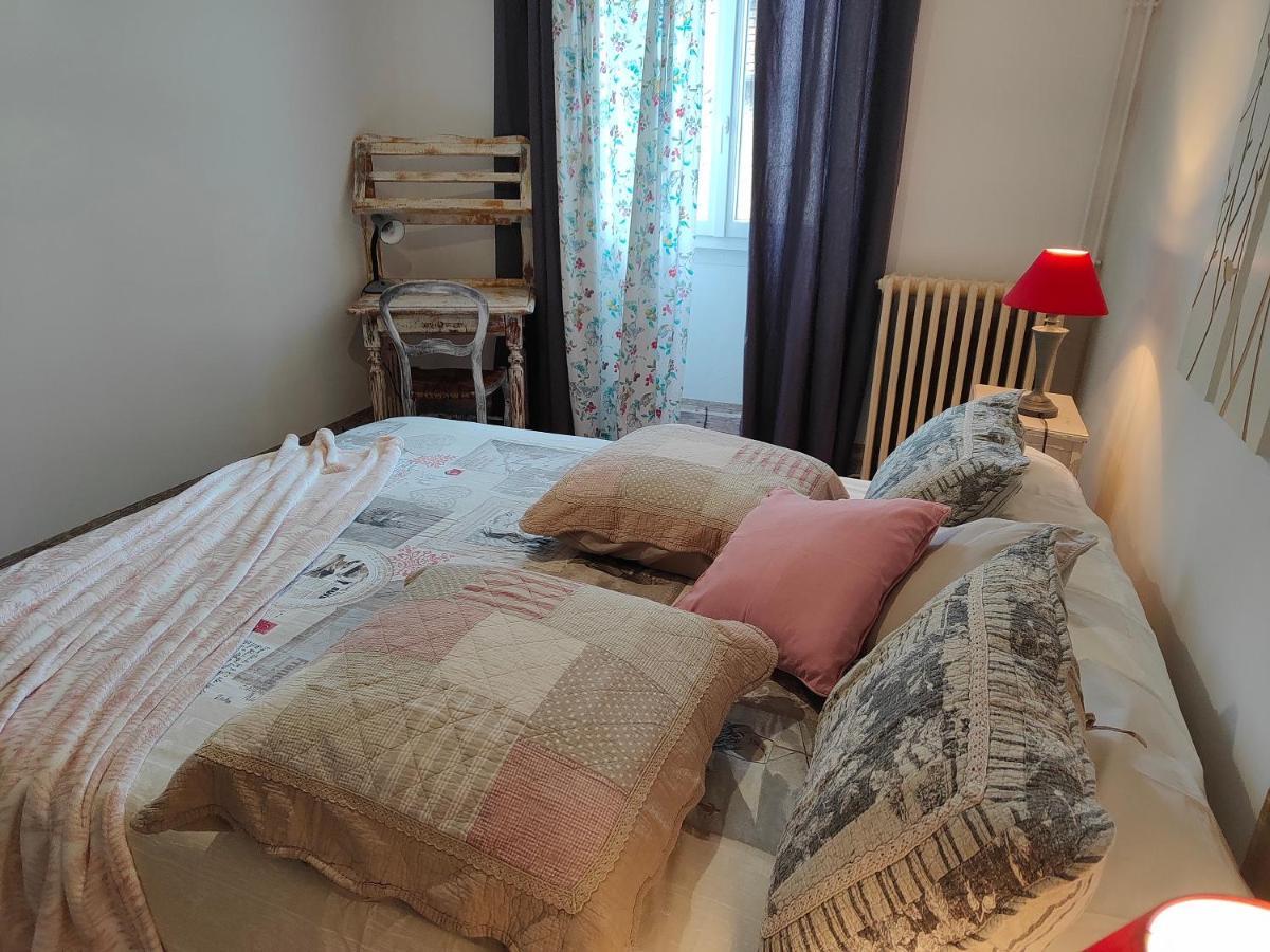 Le Chat Botte Chambres Et Table D'Hote Sur Reservation Arthez-de-Bearn Exterior photo